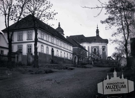 škola
